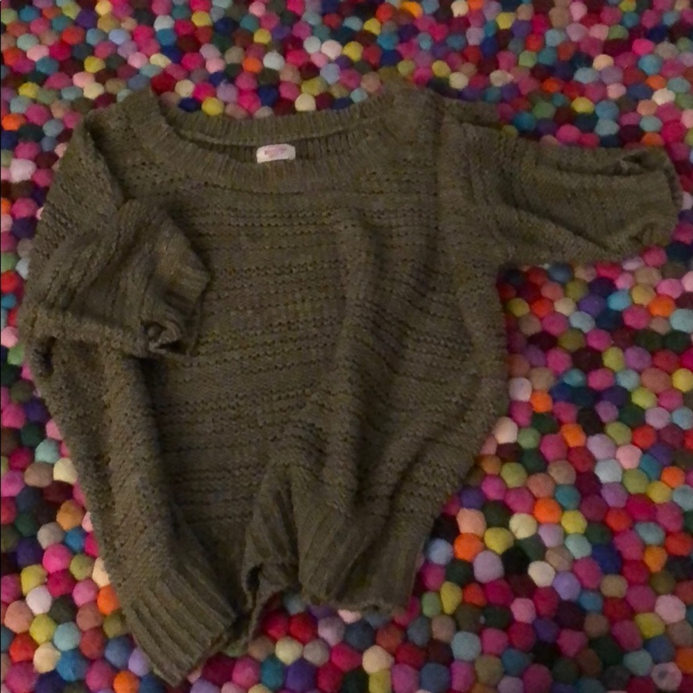 Missing crop sweater olive